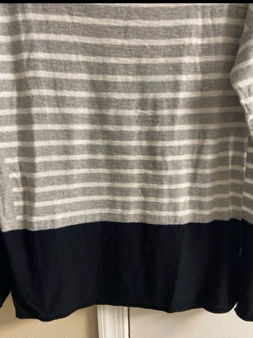Vince Striped Knit Top in Gray & White cotton Large - Picture 5 of 8
